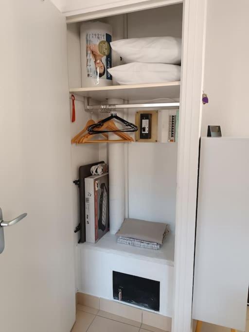 Studio Renove Dans Residence De Vacances Avec Grande Piscine Chauffee, Parking Et Terrasse Agde Dış mekan fotoğraf
