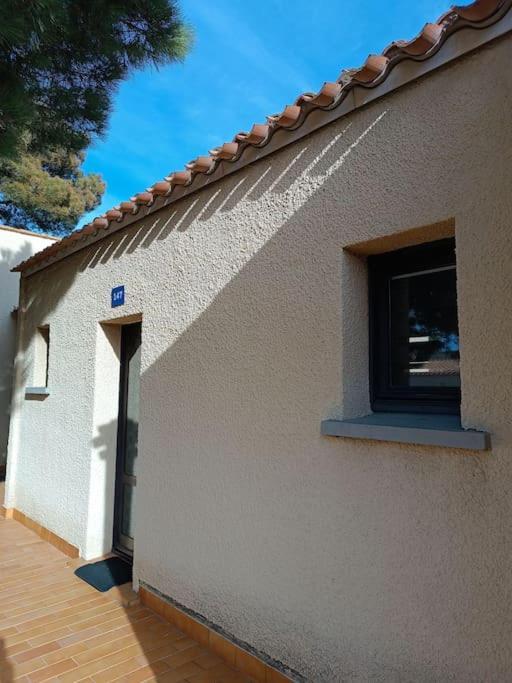 Studio Renove Dans Residence De Vacances Avec Grande Piscine Chauffee, Parking Et Terrasse Agde Dış mekan fotoğraf