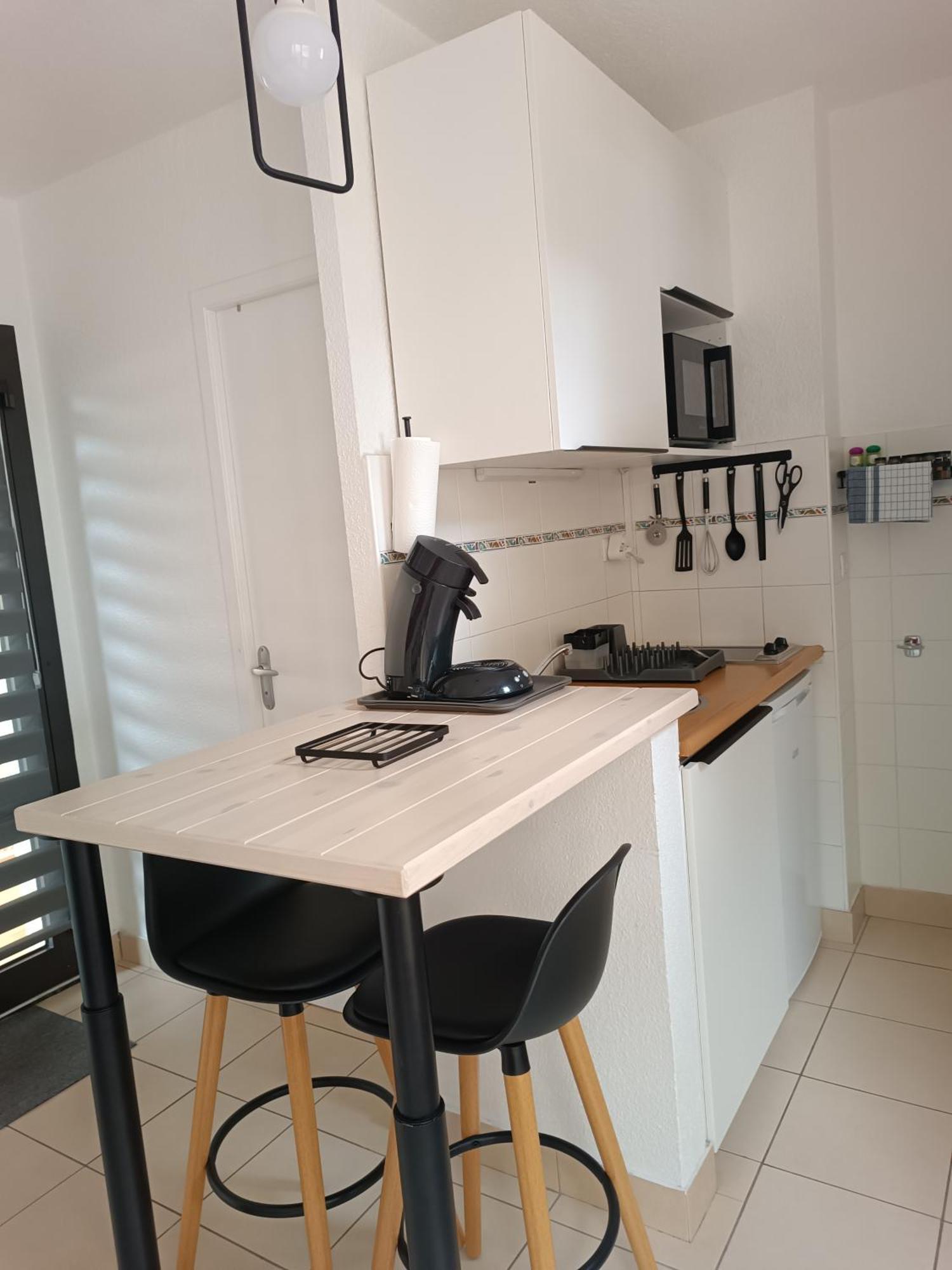 Studio Renove Dans Residence De Vacances Avec Grande Piscine Chauffee, Parking Et Terrasse Agde Dış mekan fotoğraf