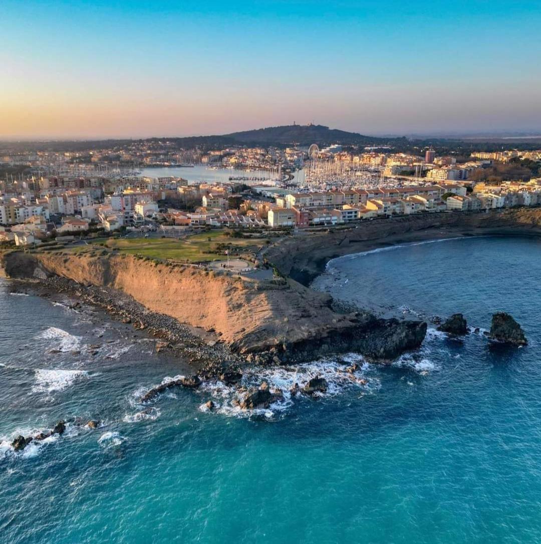 Studio Renove Dans Residence De Vacances Avec Grande Piscine Chauffee, Parking Et Terrasse Agde Dış mekan fotoğraf