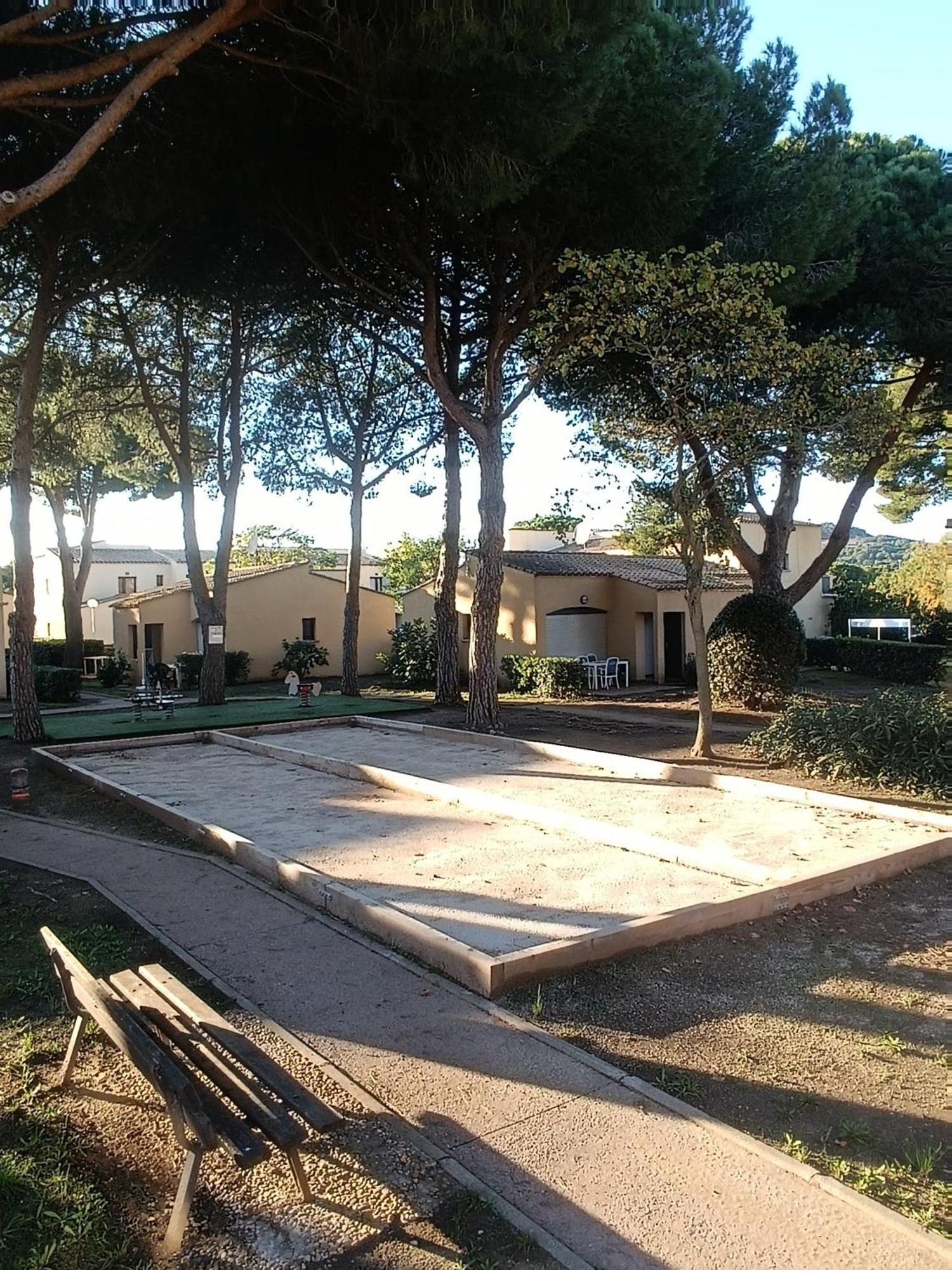 Studio Renove Dans Residence De Vacances Avec Grande Piscine Chauffee, Parking Et Terrasse Agde Dış mekan fotoğraf
